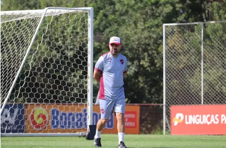 Vila Nova Tem Mais Dois Jogadores Como D Vida Para Luizinho Em Cl Ssico