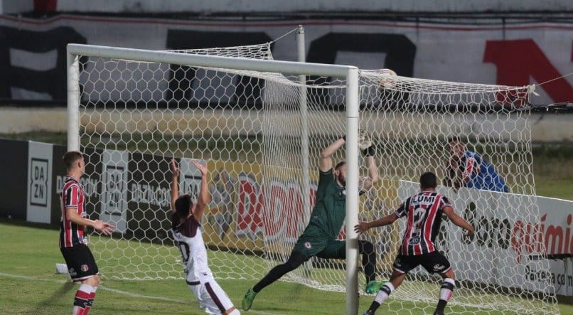 1_ag280920081-16669236