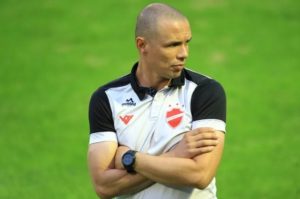 Vila Nova: Higo Magalhães analisa confronto com Goianésia e se diz atento a possibilidade de novidades no adversário; entenda