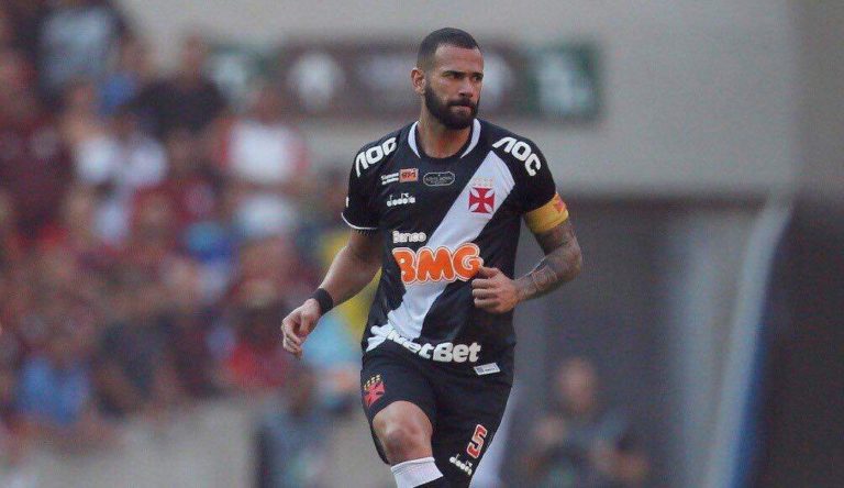 Vila Nova: Confira zagueiros livres no mercado para assinar com o Tigrão de graça