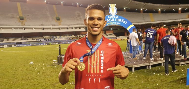 Tigrão: Pablo Roberto comenta seu bom momento no Villa Nova em 2022