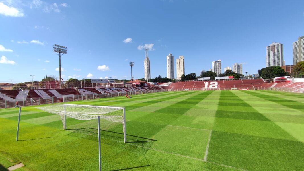 Vila Nova sai atrás, vira o jogo, mas cede empate ao Londrina nos acréscimos