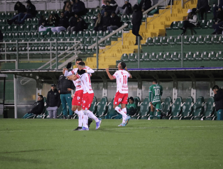 Vila Nova comemorando