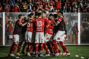 Vila Nova comemorando