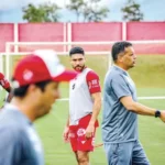 Claudinei Vila Nova treinando