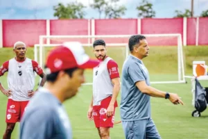 Claudinei Vila Nova treinando