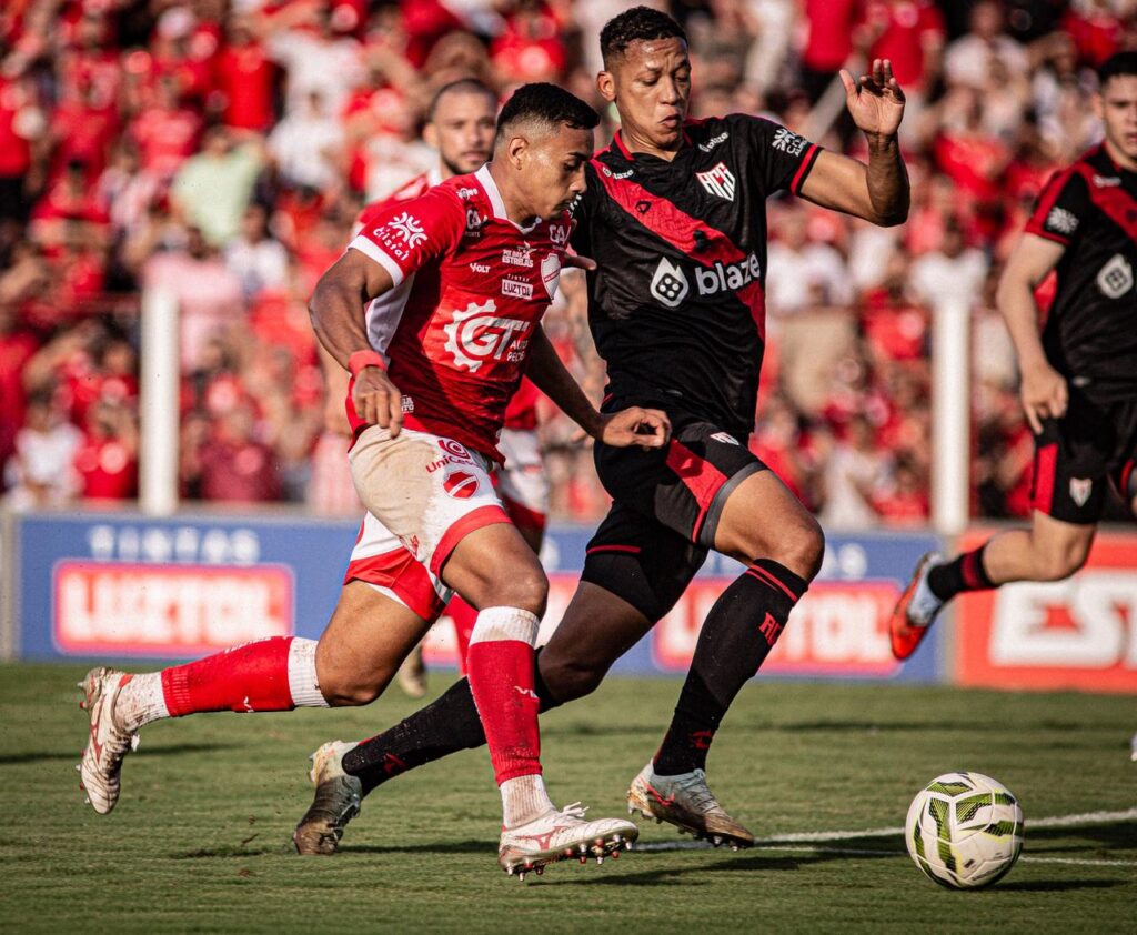 Foto: Roberto Corrêa  - Vila está eliminado do Goiano